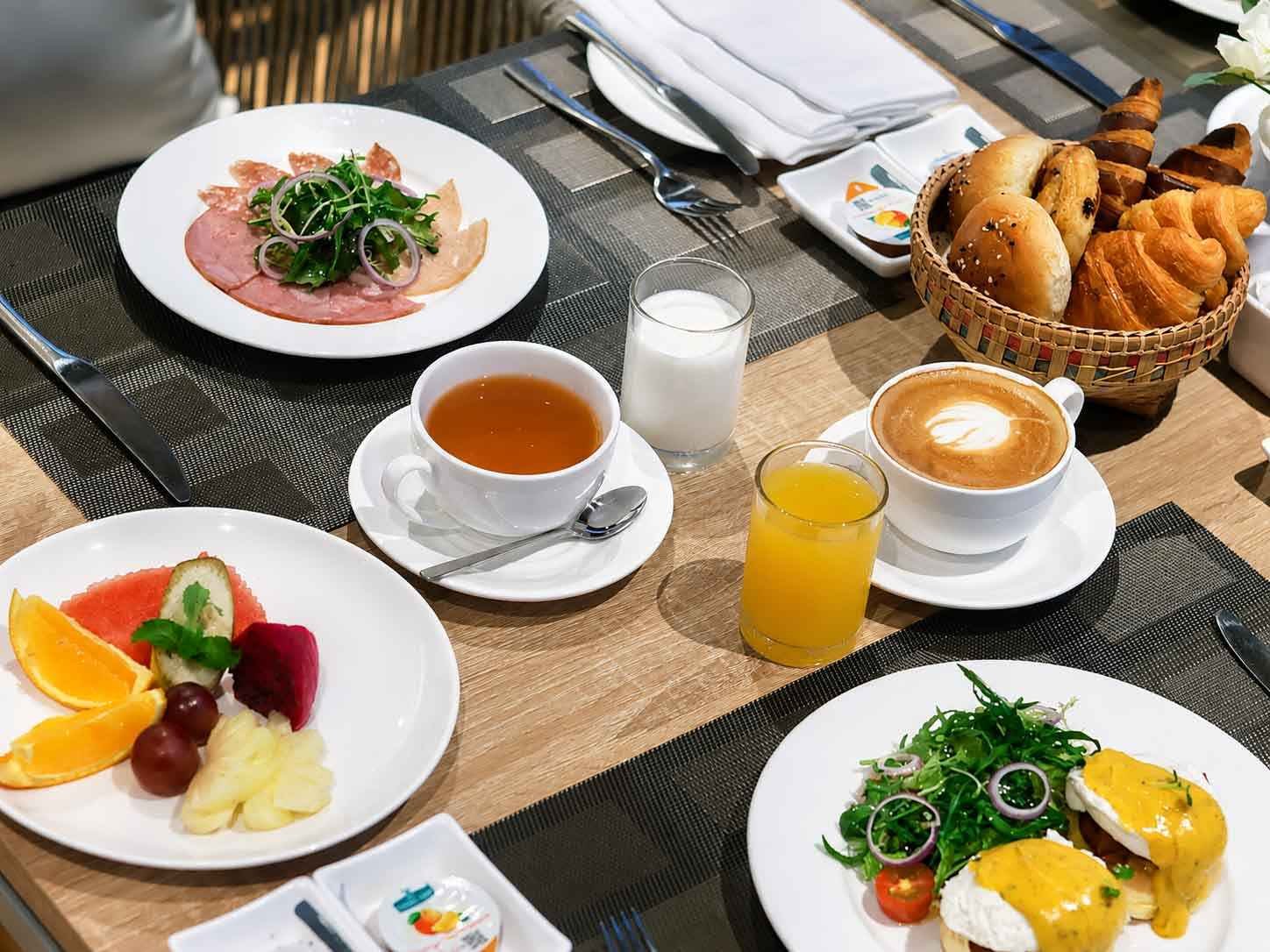 Restaurant & Café