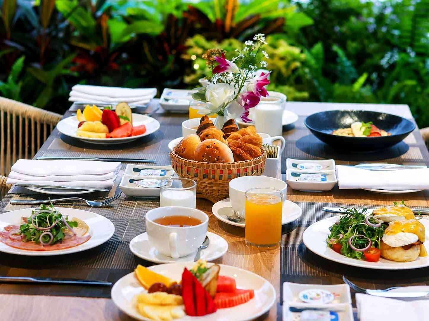 Restaurant & Café