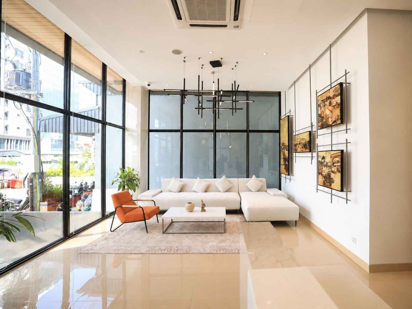 Lobby & Public Area